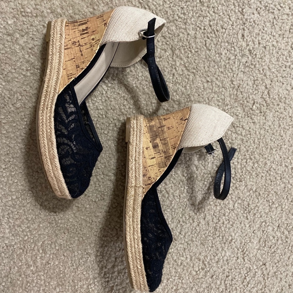 Apt 9 Wedges
